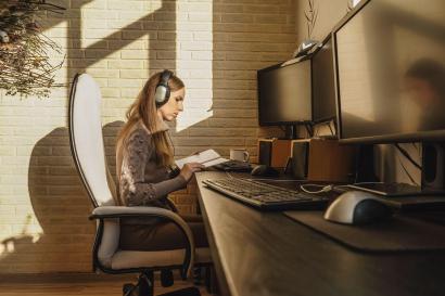 10 Reasons Why Good Posture is Crucial in Remote Work